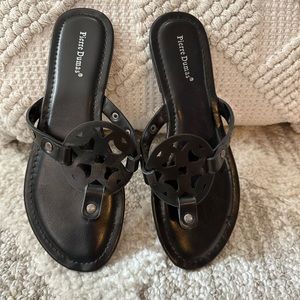 Pierre Dumas, black, sz 8 sandal